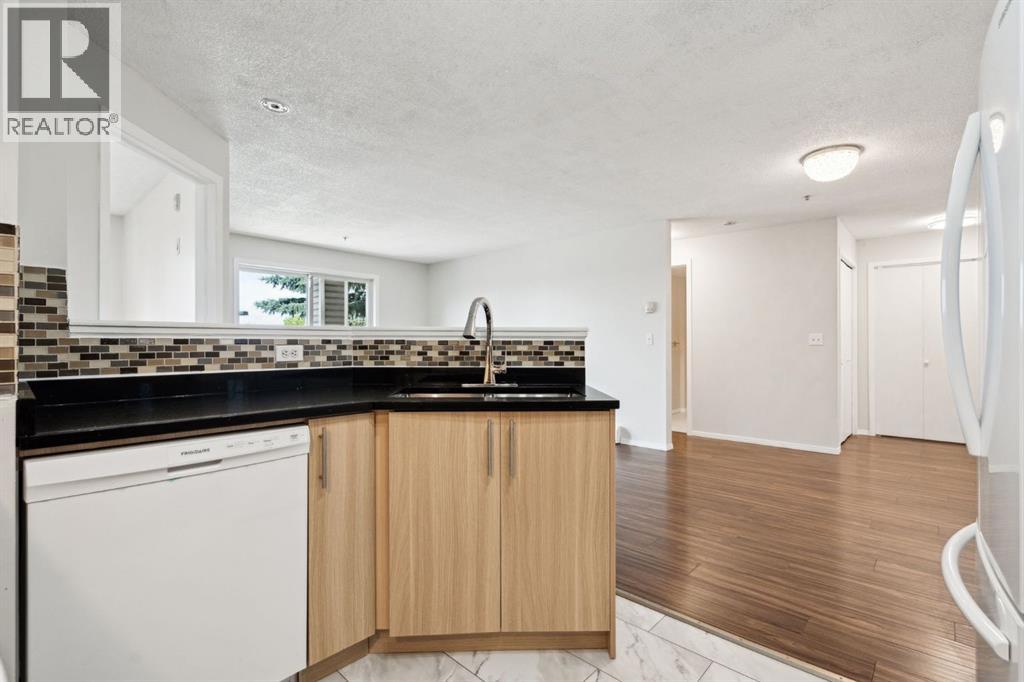 1717 60 Street Property Photo 14