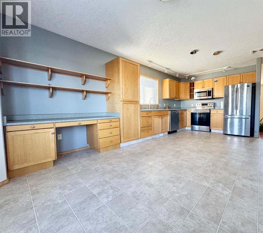 4920 53 Avenue Property Photo 4