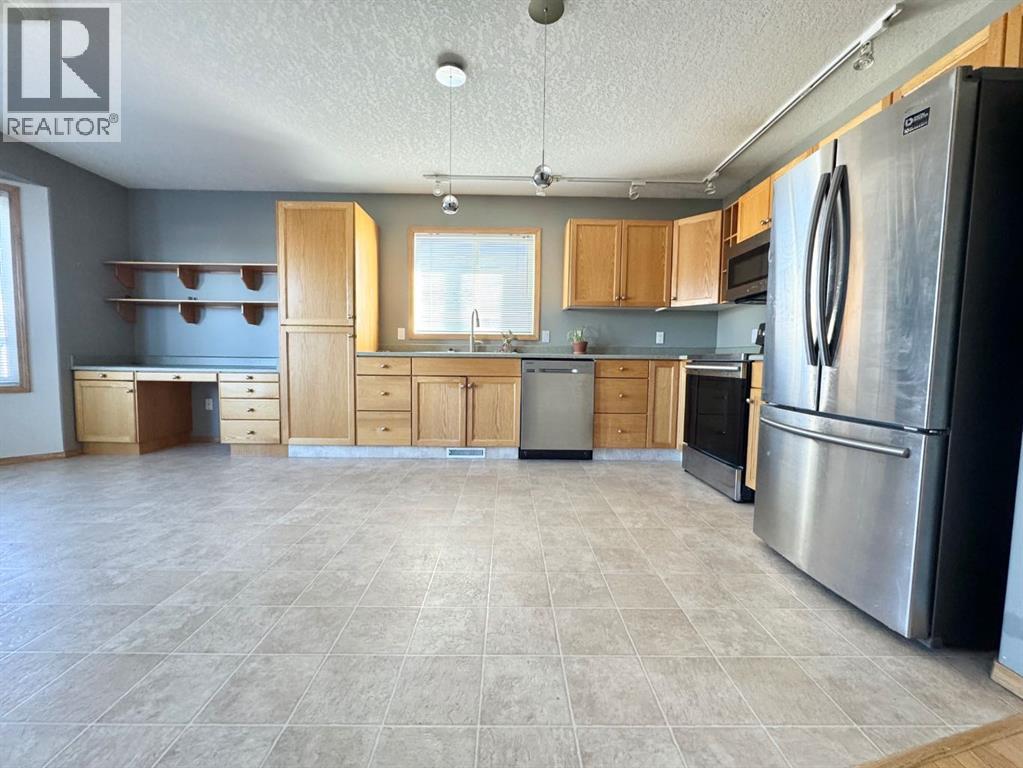 4920 53 Avenue Property Photo 7