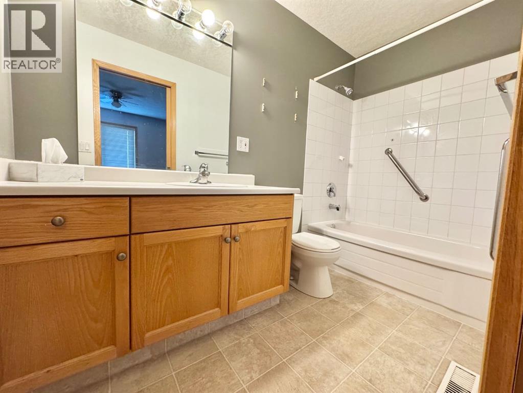 4920 53 Avenue Property Photo 12