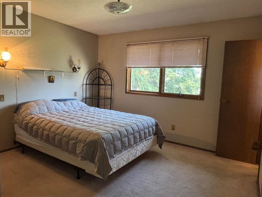 4716 55 Avenue Property Photo 6