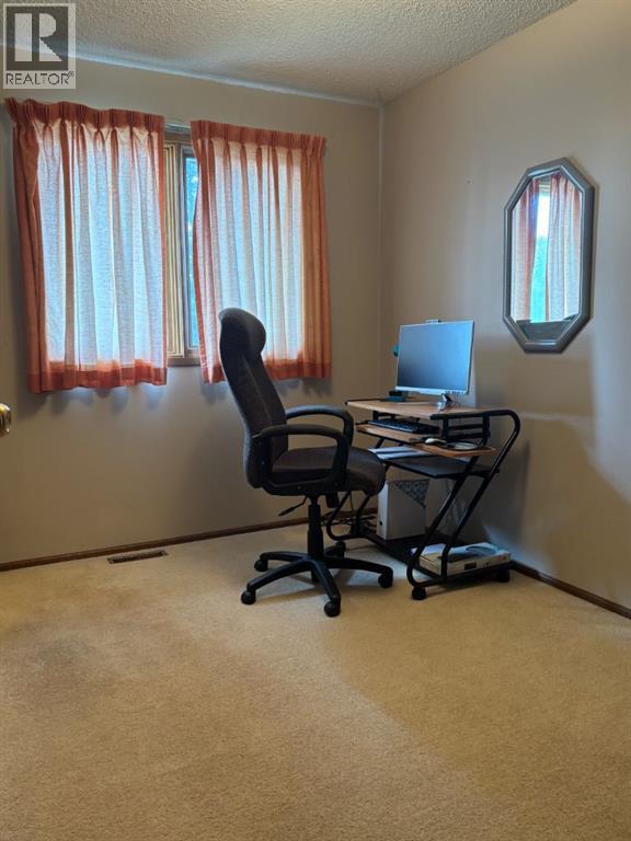 4716 55 Avenue Property Photo 9