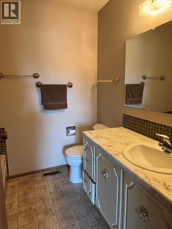 4716 55 Avenue Property Photo 10