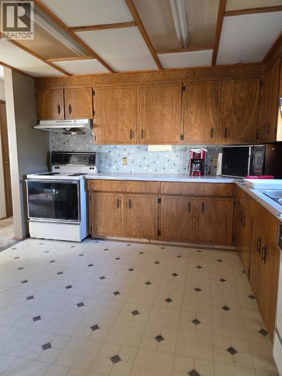 4716 55 Avenue Property Photo 11