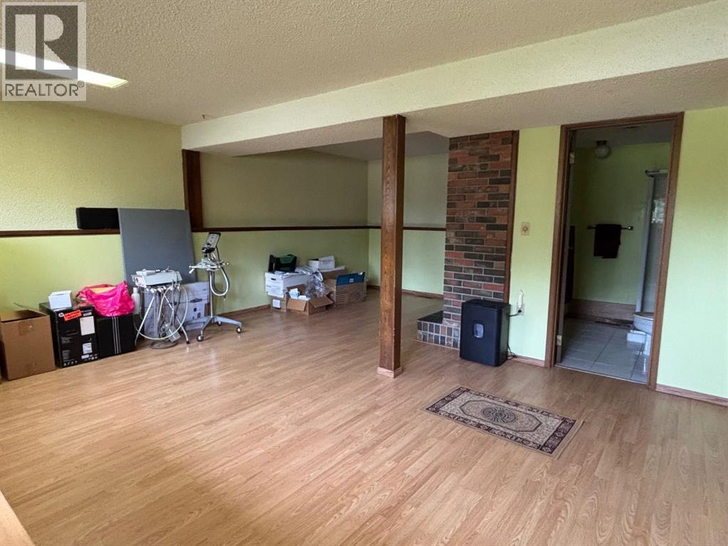 4716 55 Avenue Property Photo 14