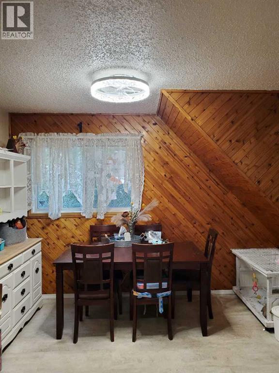 5136 46 Street Property Photo 4