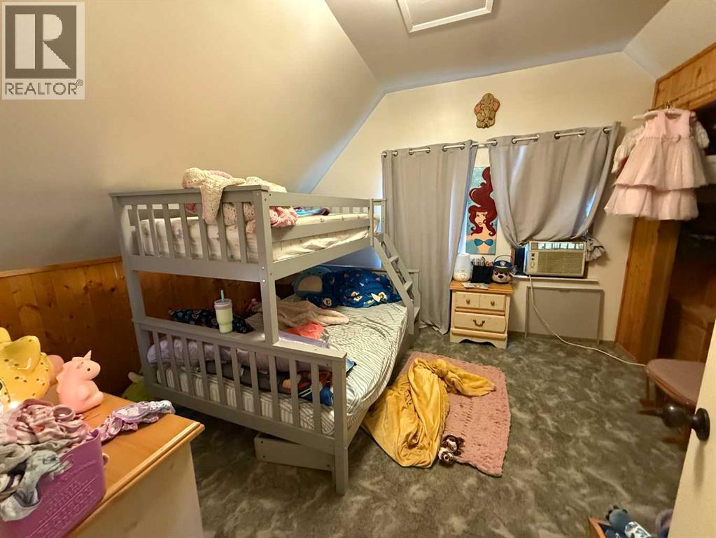 5136 46 Street Property Photo 10