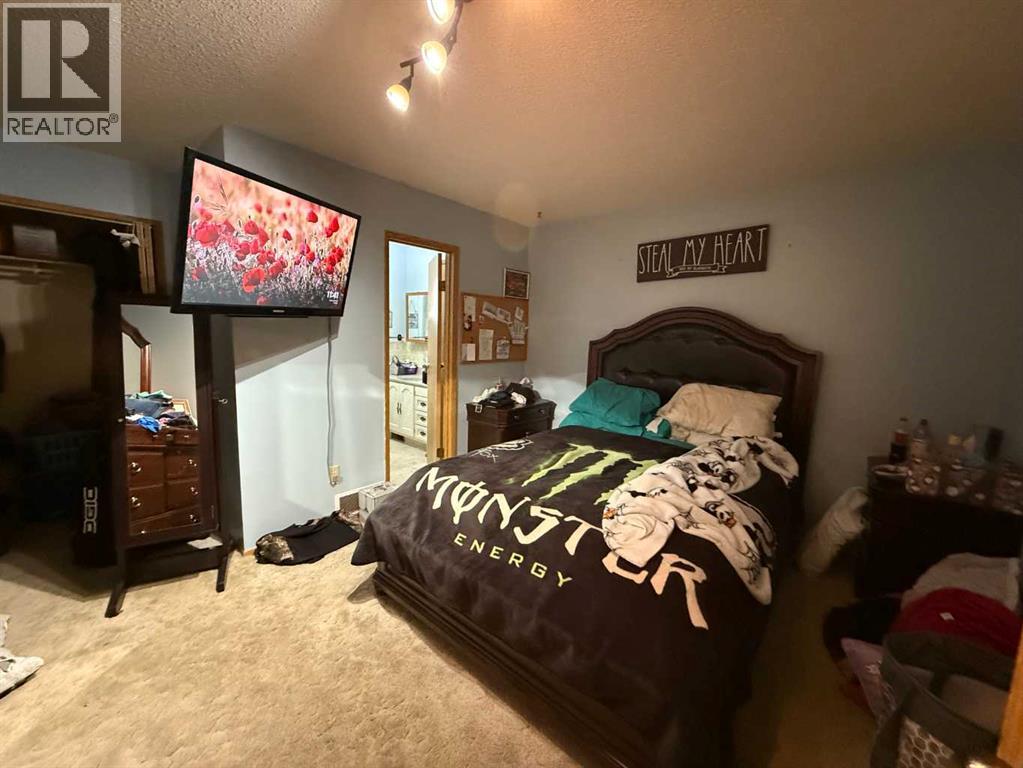 5136 46 Street Property Photo 15