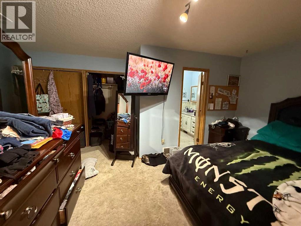 5136 46 Street Property Photo 16
