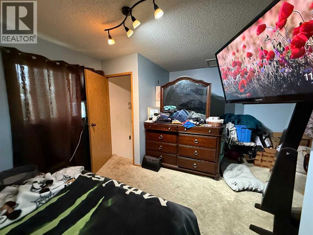 5136 46 Street Property Photo 17