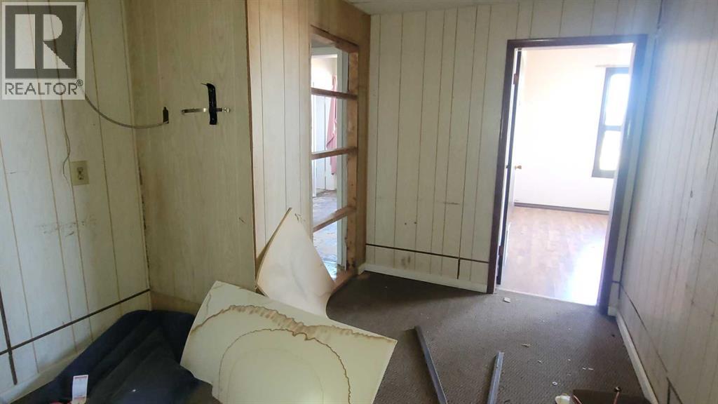 4918 50 Avenue Property Photo 21