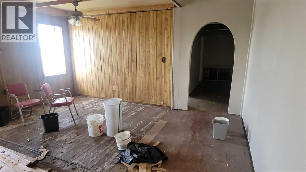 4918 50 Avenue Property Photo 39