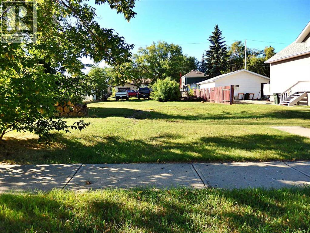 4703 54 Avenue Property Photo 1