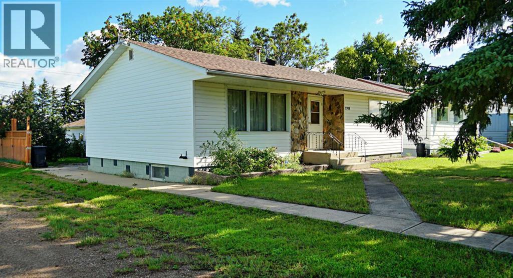 5308 52nd Avenue Property Photo 2