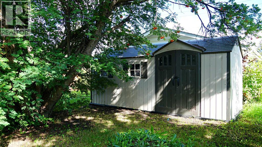 5308 52nd Avenue Property Photo 5