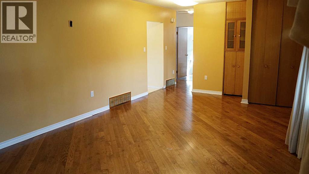 5308 52nd Avenue Property Photo 9