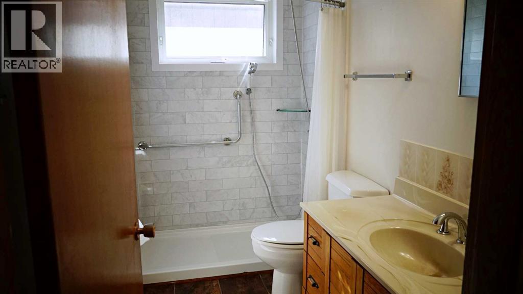5308 52nd Avenue Property Photo 11
