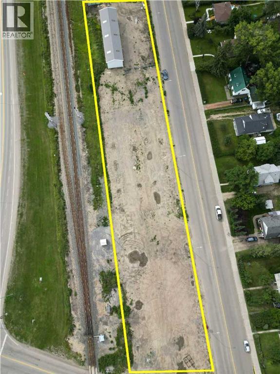 660 10 Avenue S Property Photo 4