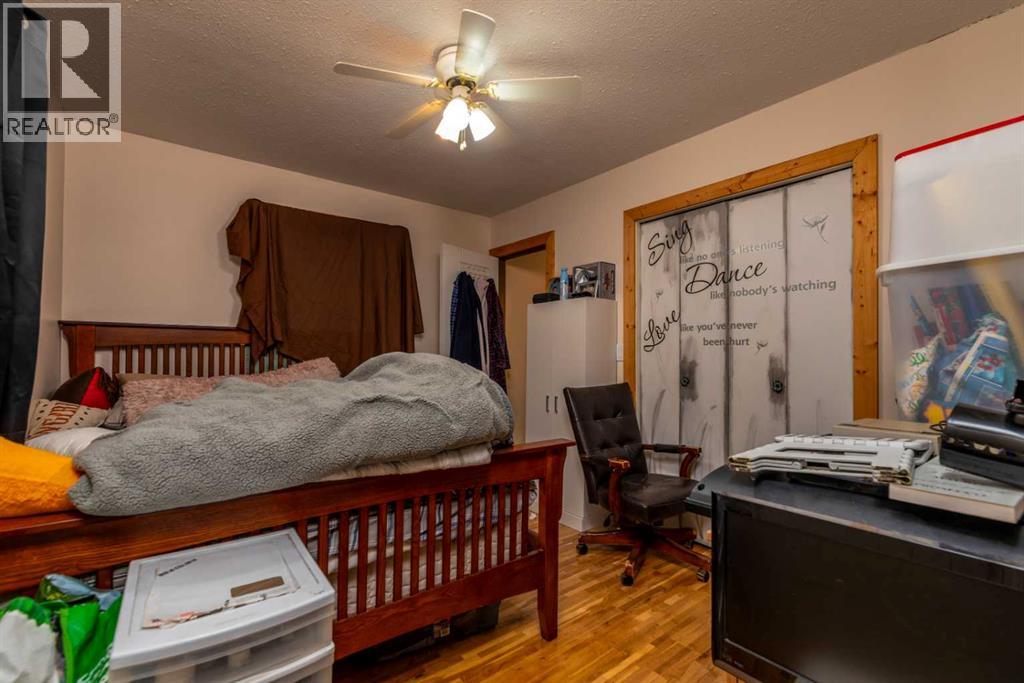 116 1 Avenue W Property Photo 17