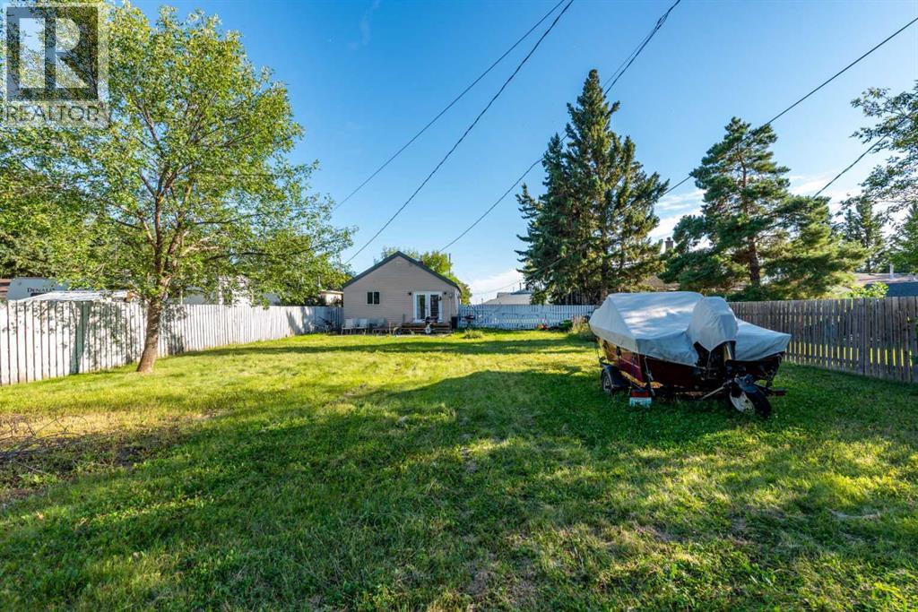 116 1 Avenue W Property Photo 25