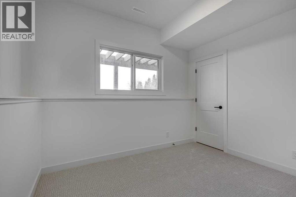 56 Emmett Crescent Property Photo 40