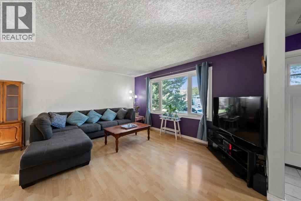 102 Marbrooke Circle Property Photo 3