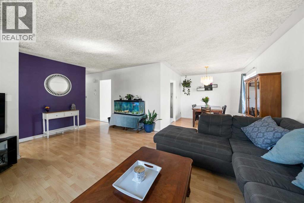 102 Marbrooke Circle Property Photo 4