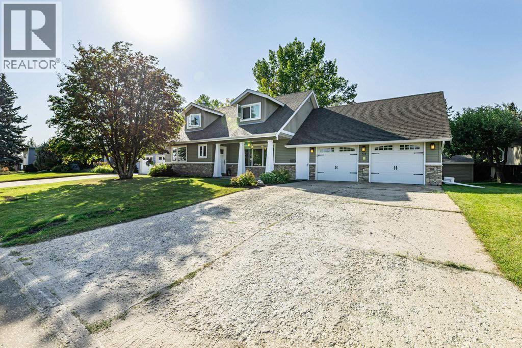 33 Fairway Drive Property Photo 1