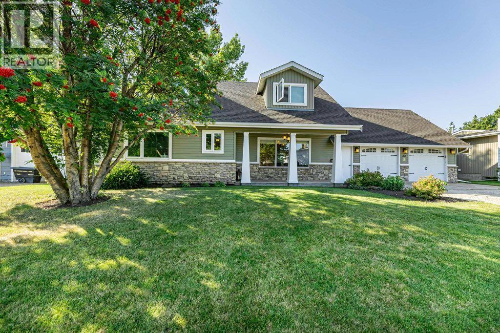 33 Fairway Drive Property Photo 3