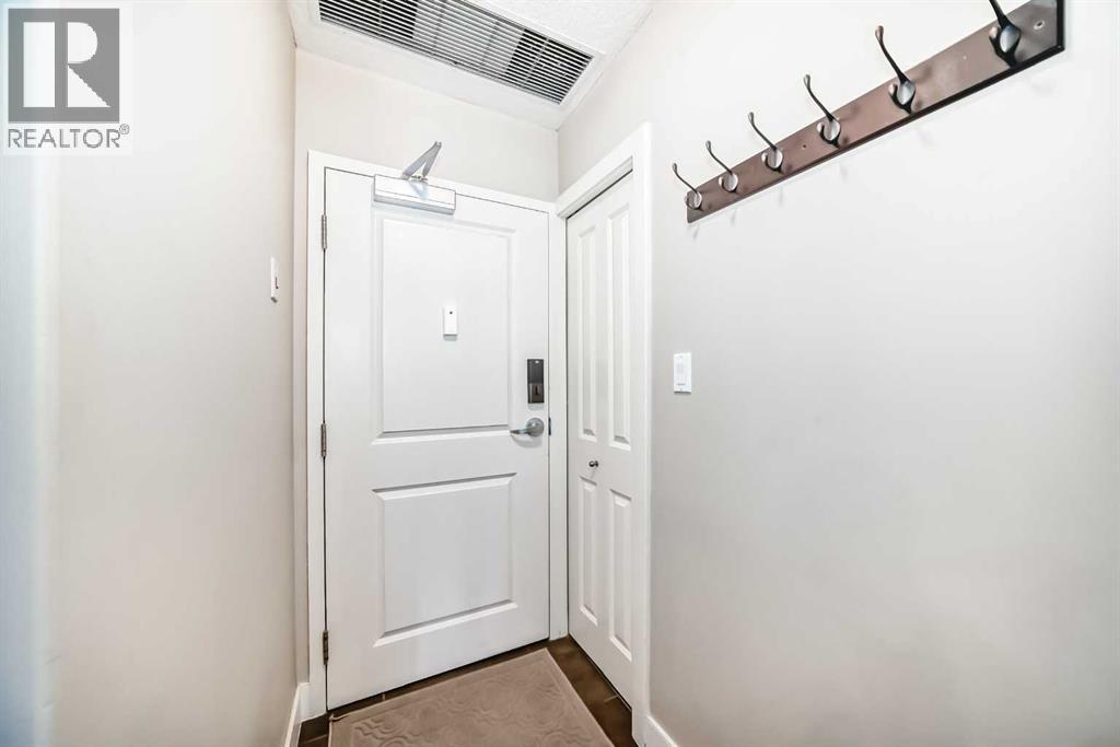 77 Spruce Place Property Photo 5