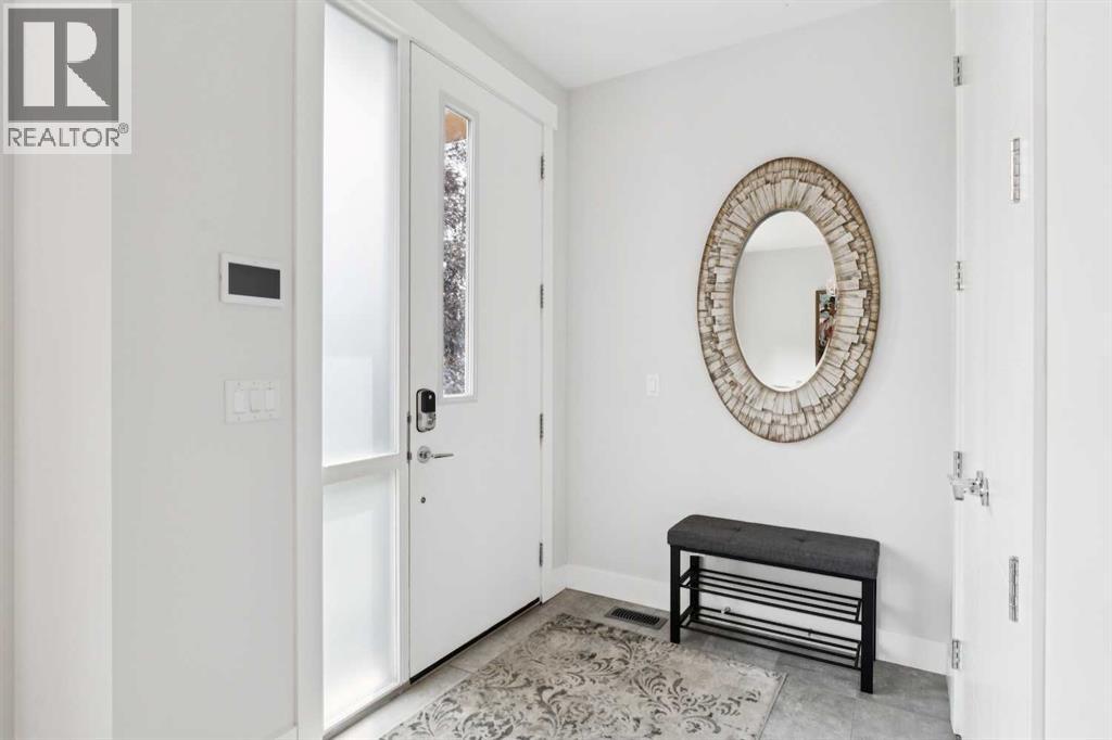 2629 32 Street Property Photo 3