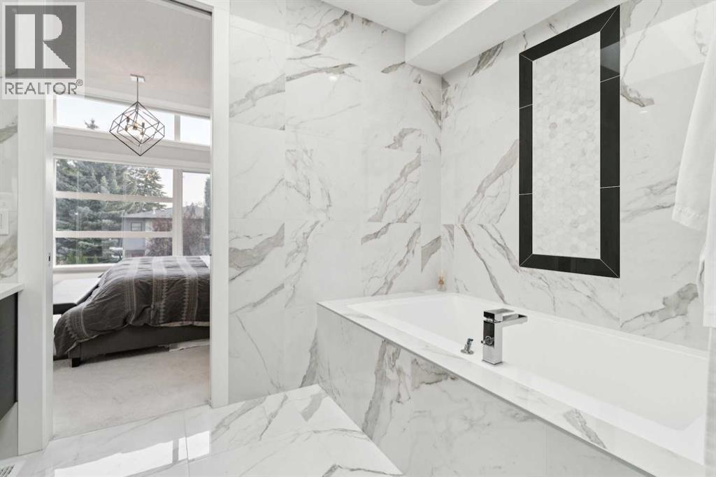 2629 32 Street Property Photo 20