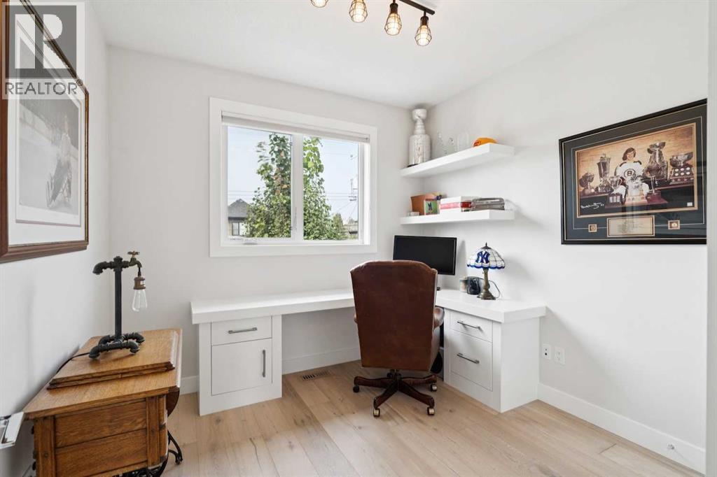 2629 32 Street Property Photo 22