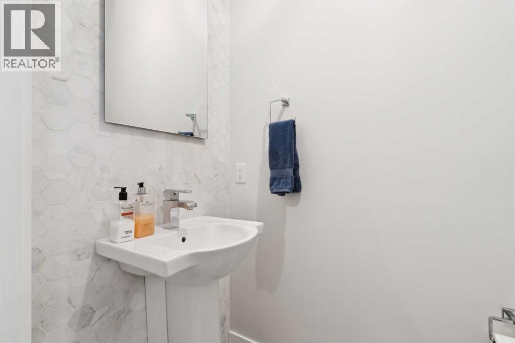 2629 32 Street Property Photo 29