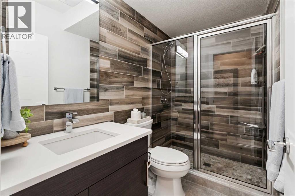 2629 32 Street Property Photo 38