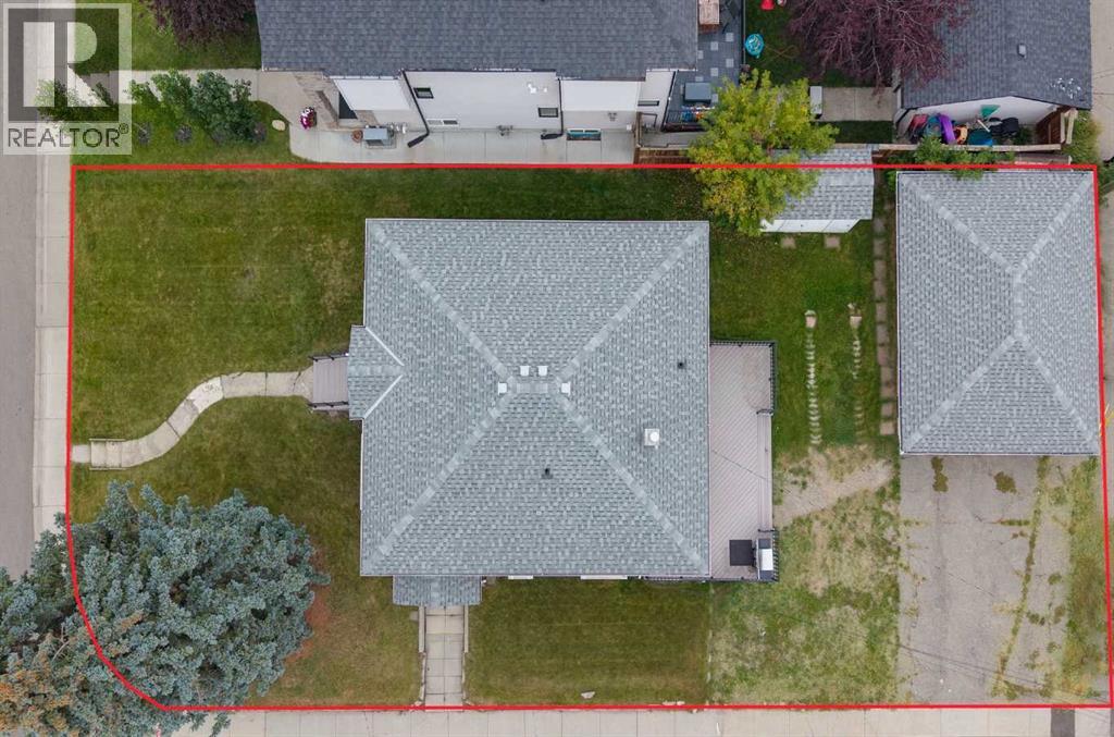 2240 35 Street Property Photo 1