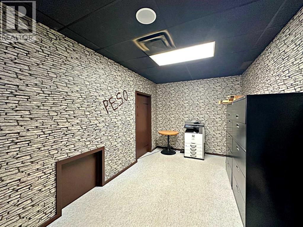 9906 Franklin Avenue Property Photo 13