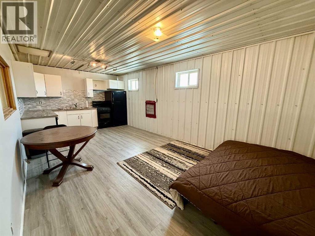 5114 43 Street Property Photo 12