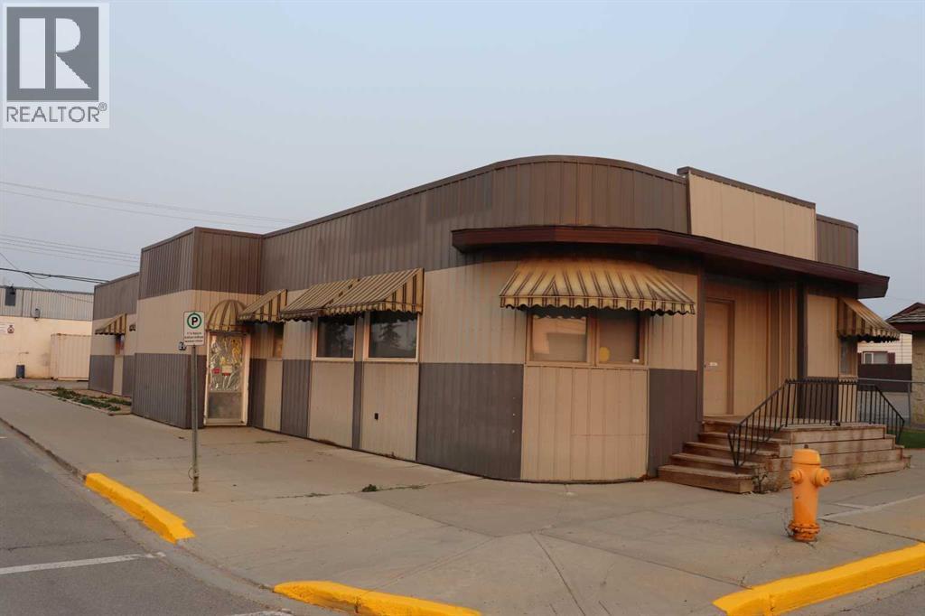 502 50 Street Property Photo 1