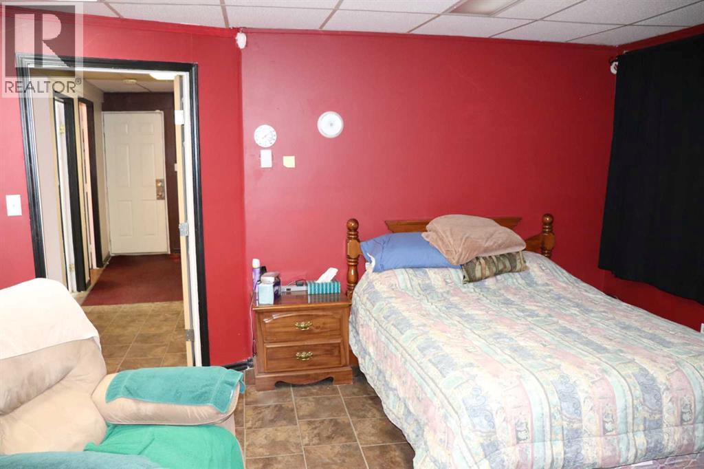 502 50 Street Property Photo 25