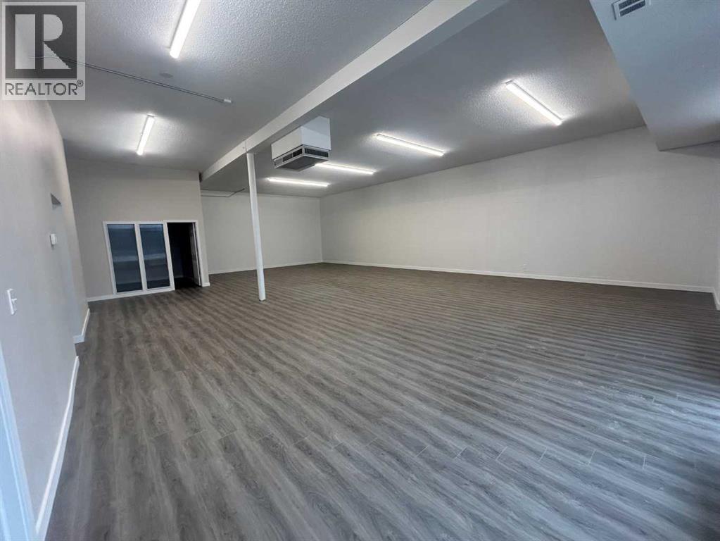 4711 49 Avenue Property Photo 3