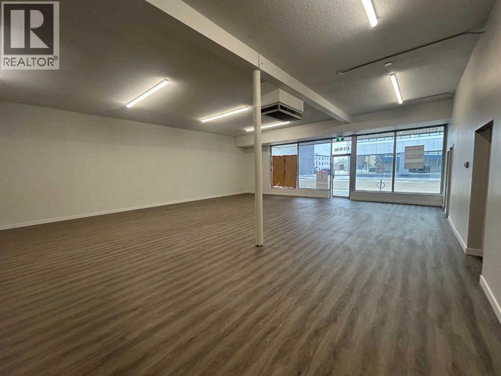 4711 49 Avenue Property Photo 4