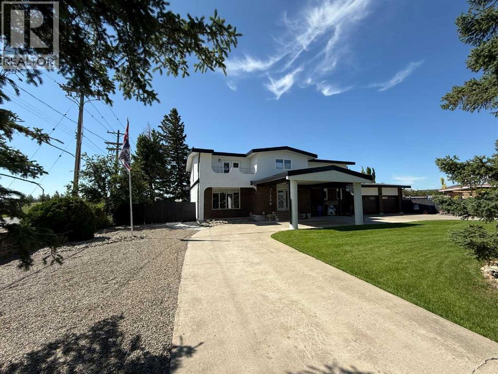 1236 40 Avenue N Property Photo 1