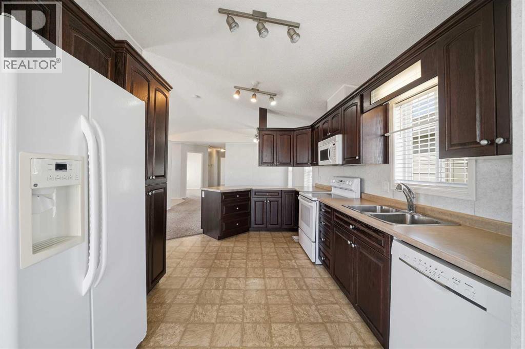 11 Baywood Link Property Photo 8