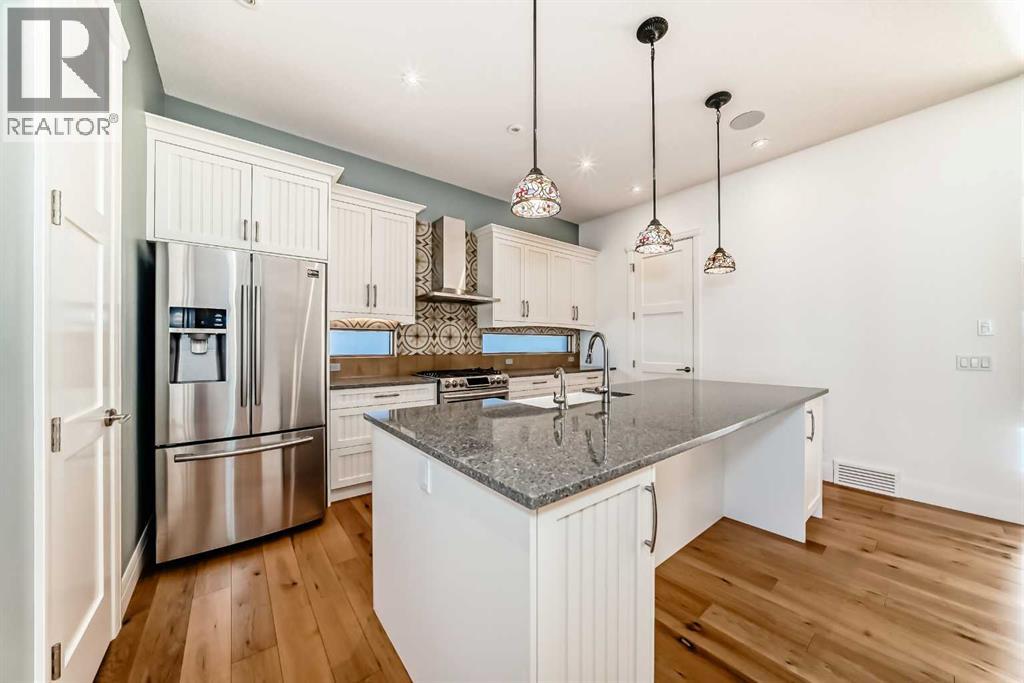 2323 3 Avenue Property Photo 5