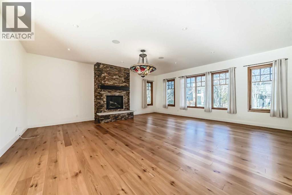 2323 3 Avenue Property Photo 12