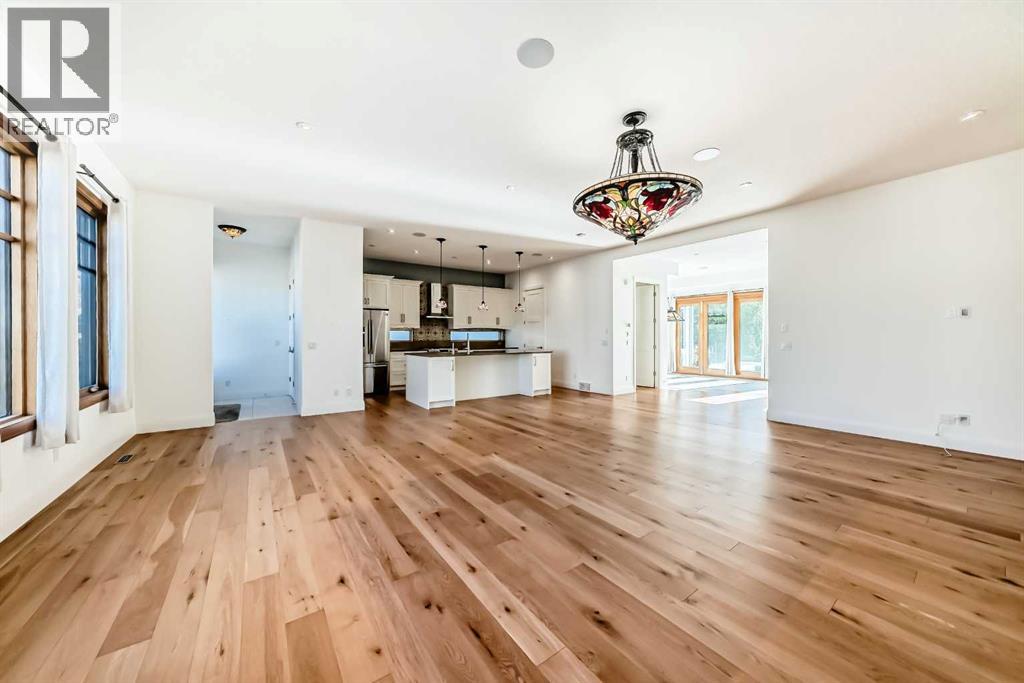 2323 3 Avenue Property Photo 14