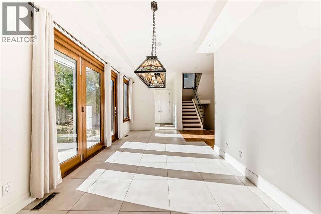 2323 3 Avenue Property Photo 17