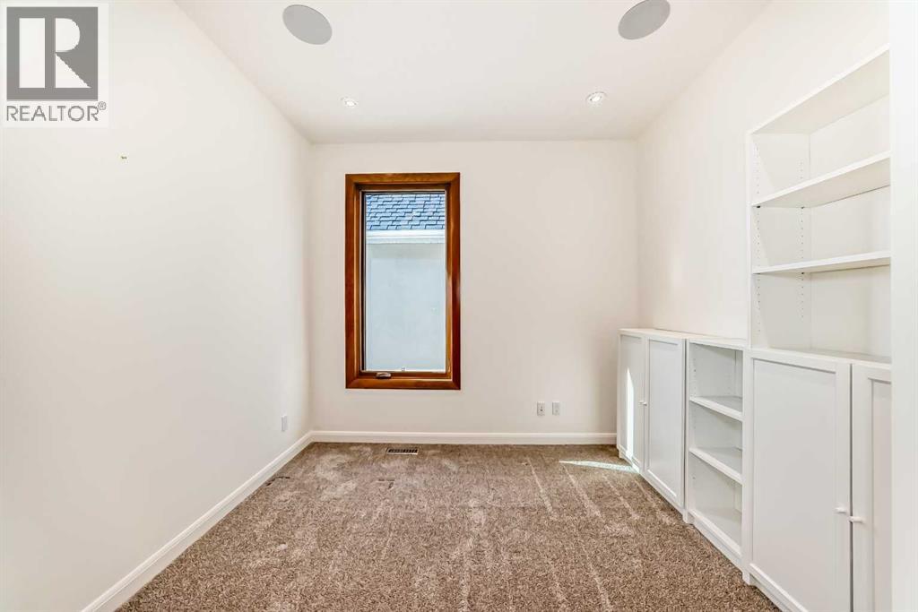 2323 3 Avenue Property Photo 31