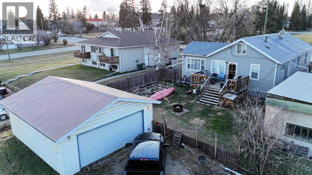 4725 5 Ave Property Photo 2